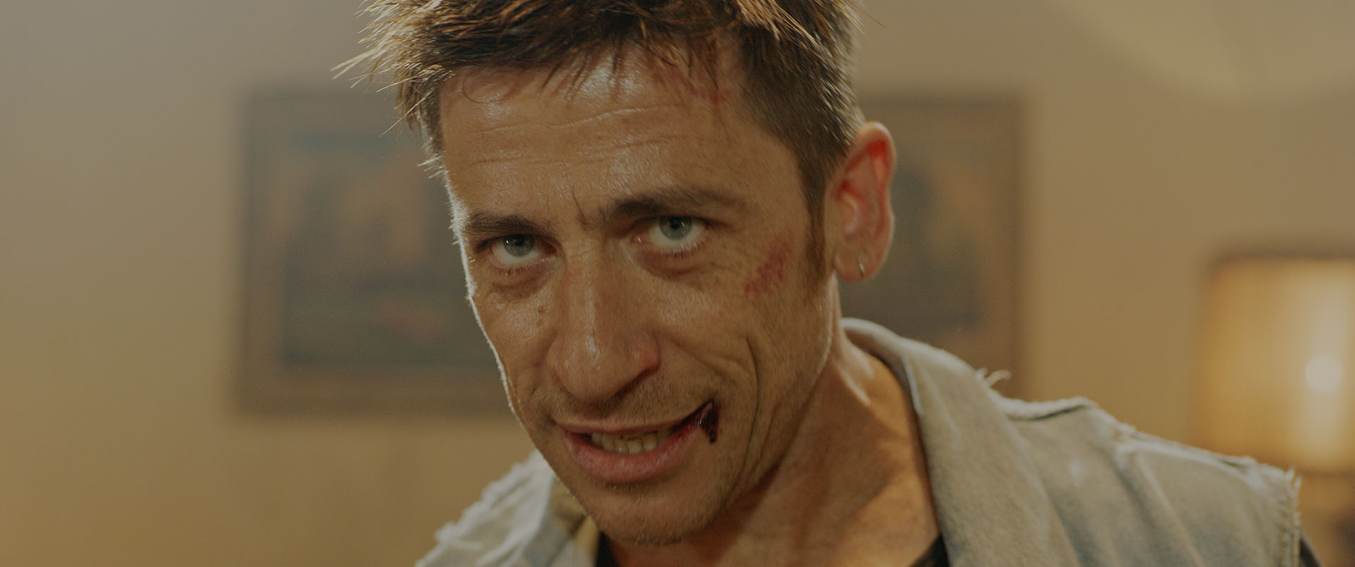 Tumba para Três, Uma